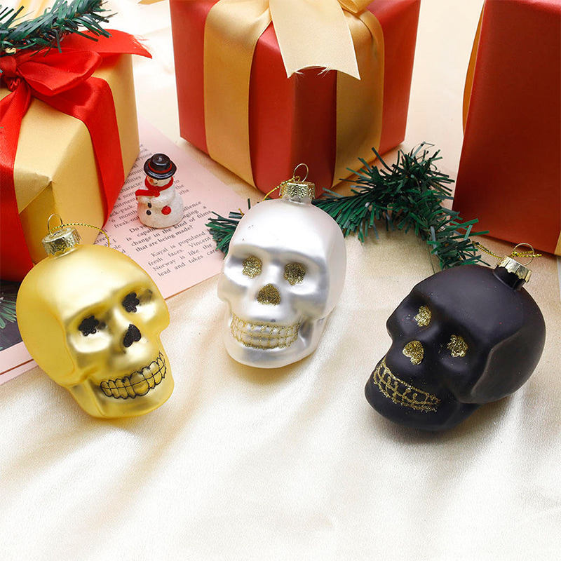 Set di ornamenti con teschio in vetro di Halloween 8 * 9 cm