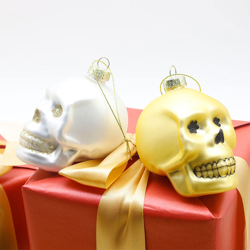 Set di ornamenti con teschio in vetro di Halloween 8 * 9 cm