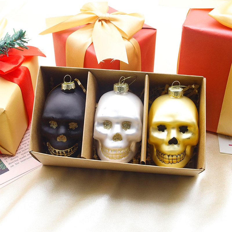 Set di ornamenti con teschio in vetro di Halloween 8 * 9 cm